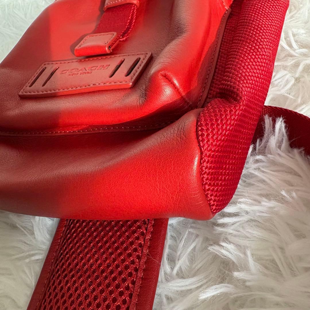 美品 COACH レンジャー ミニパック ボディバッグ 赤