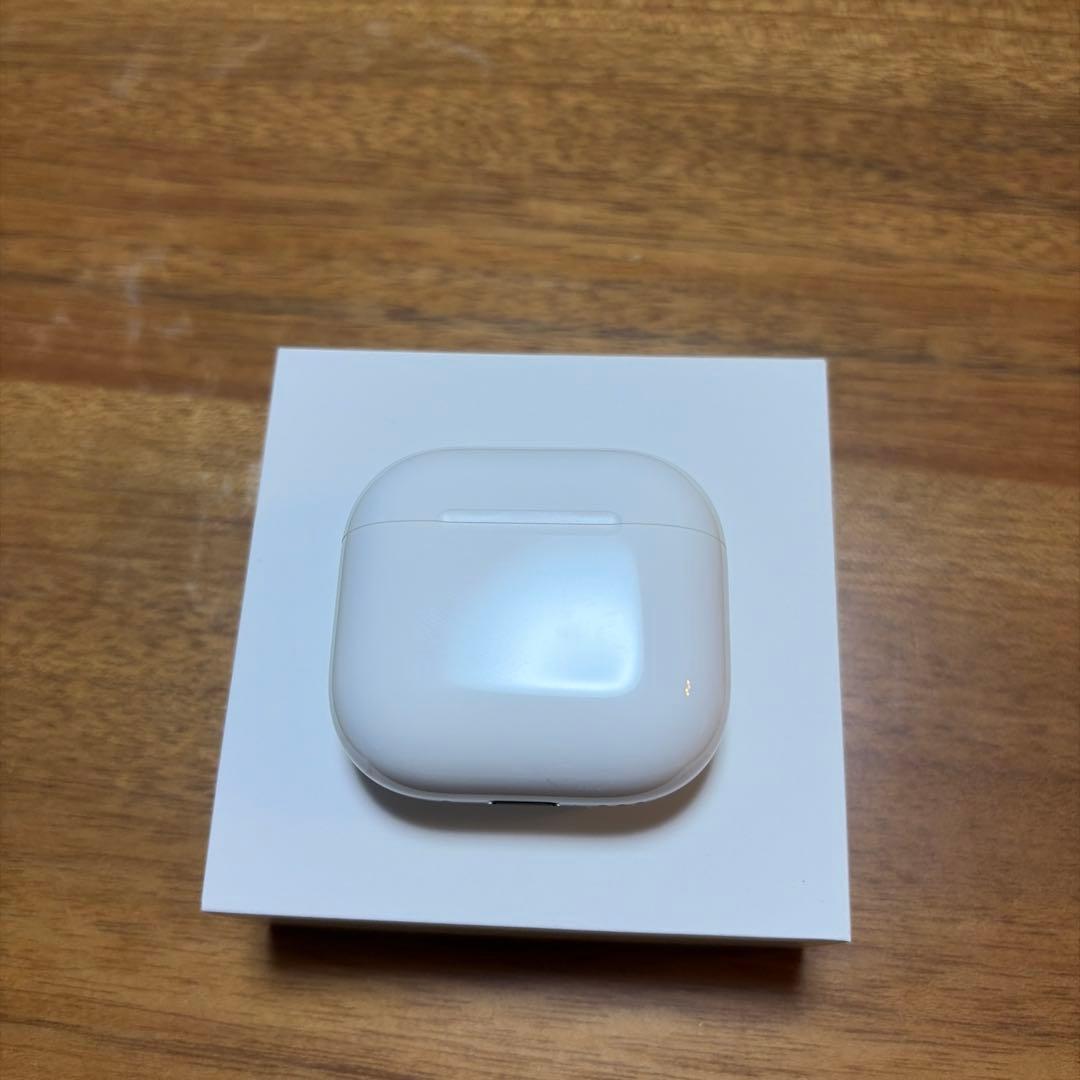 【中古】AirPods 4 アクティブノイズキャンセリング搭載モデル