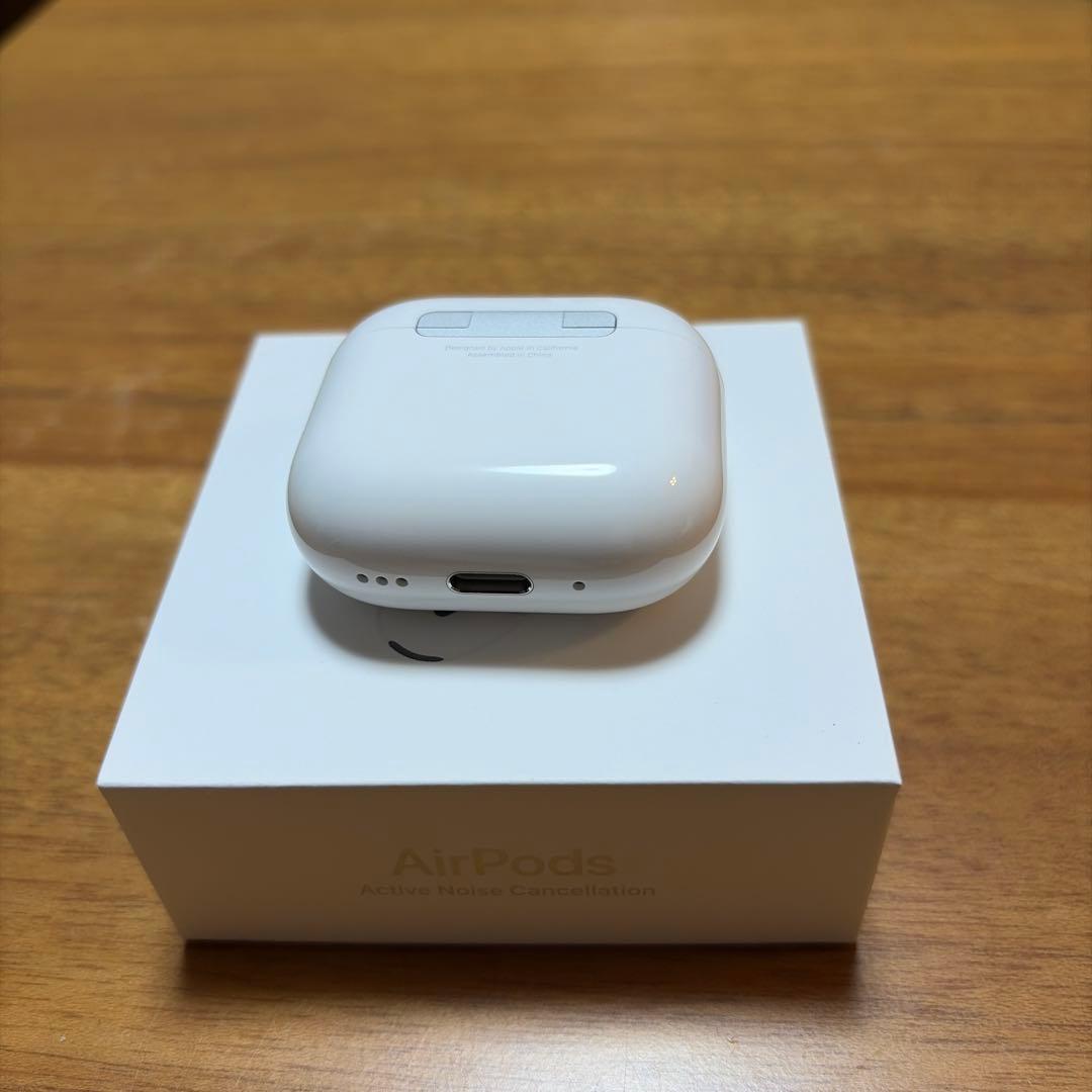 【中古】AirPods 4 アクティブノイズキャンセリング搭載モデル