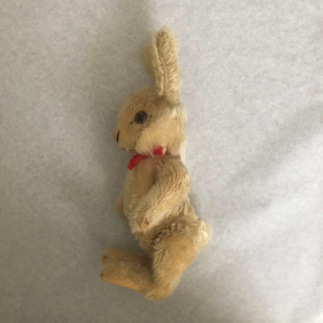 ウサギ　ぬいぐるみ 赤いリボン付き