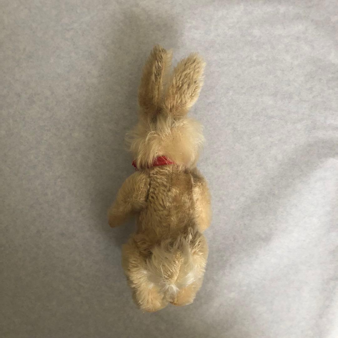 ウサギ　ぬいぐるみ 赤いリボン付き