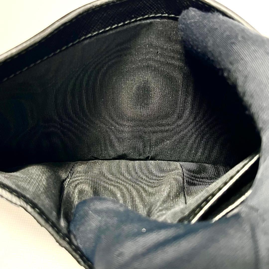 レア✨プラダ 二つ折り財布 シャイン ロゴ金具 サフィアーノレザー ブラック