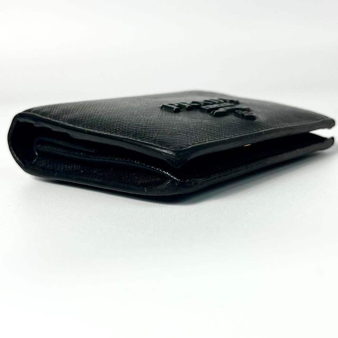 レア✨プラダ 二つ折り財布 シャイン ロゴ金具 サフィアーノレザー ブラック