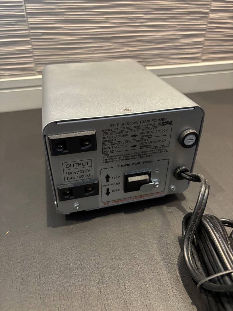 変圧器 TTS-18C 1000VA