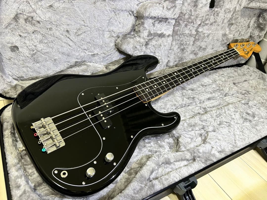 fender プレシジョンベース　極美品　ジャパンヴィンテージ　指板ブラック化