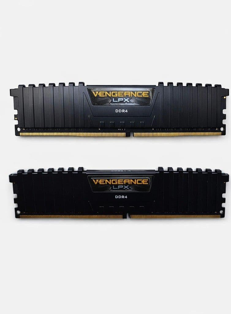 Corsair Vengeance DDR4 メモリー 32GB(16GB×2)