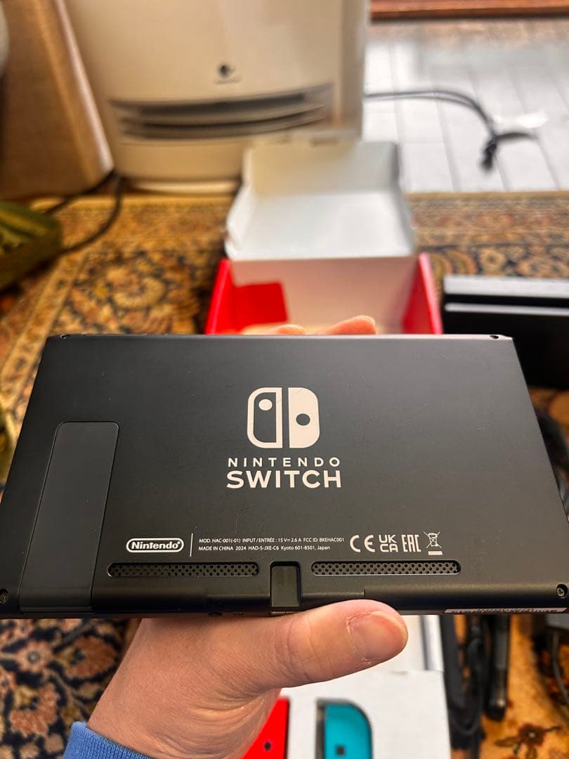 【美品】Nintendo Switch 本体 青／赤Joy-Con