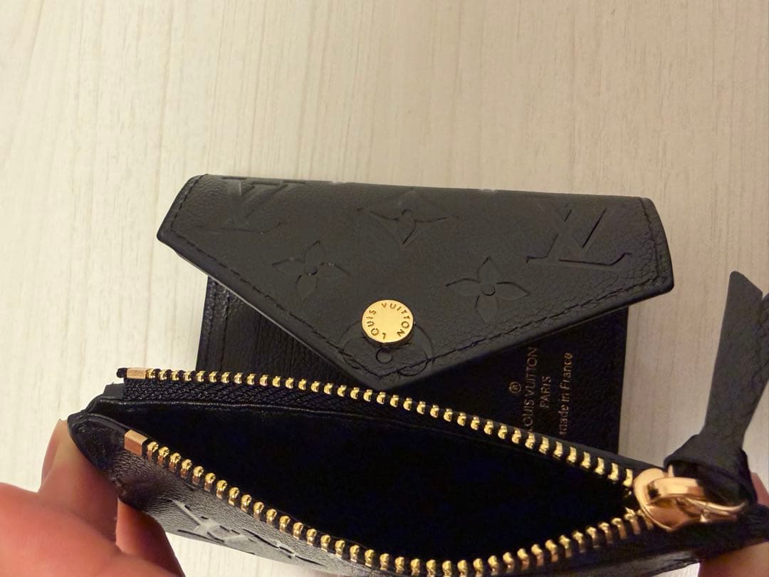 ルイヴィトン 三つ折り財布 ヴィクトリーヌ ブラック