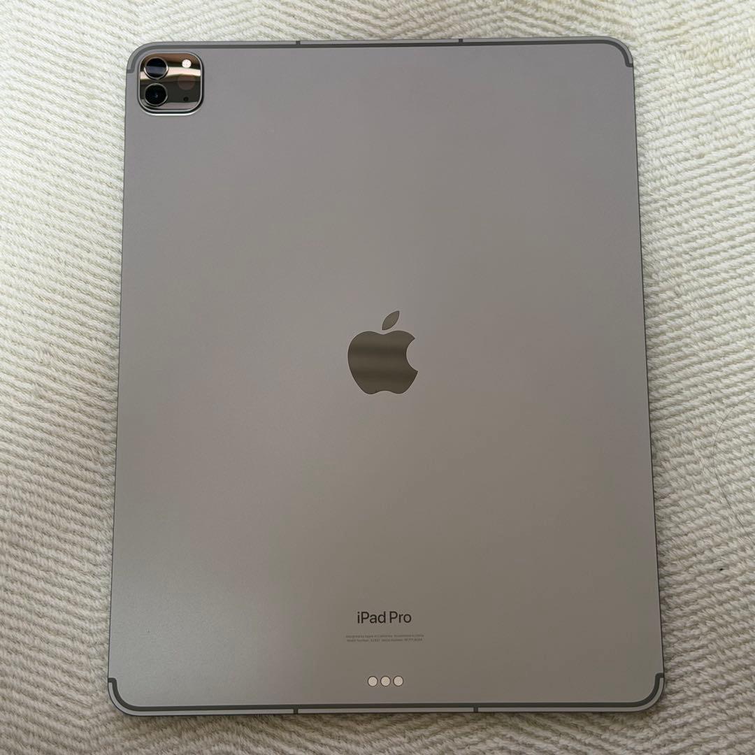 iPad Pro 12.9(第6世代)128GB シルバー + キーボードケース