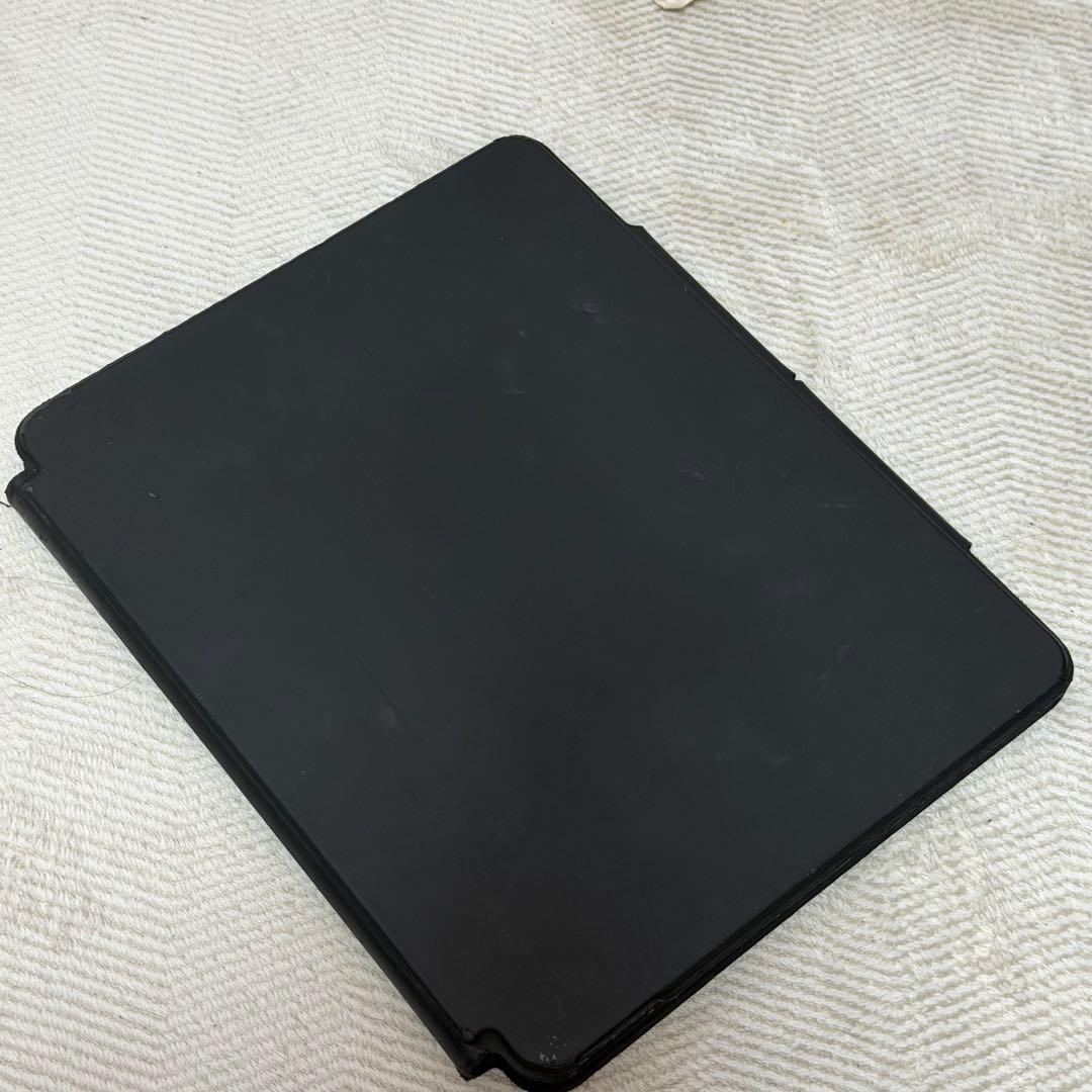 iPad Pro 12.9(第6世代)128GB シルバー + キーボードケース