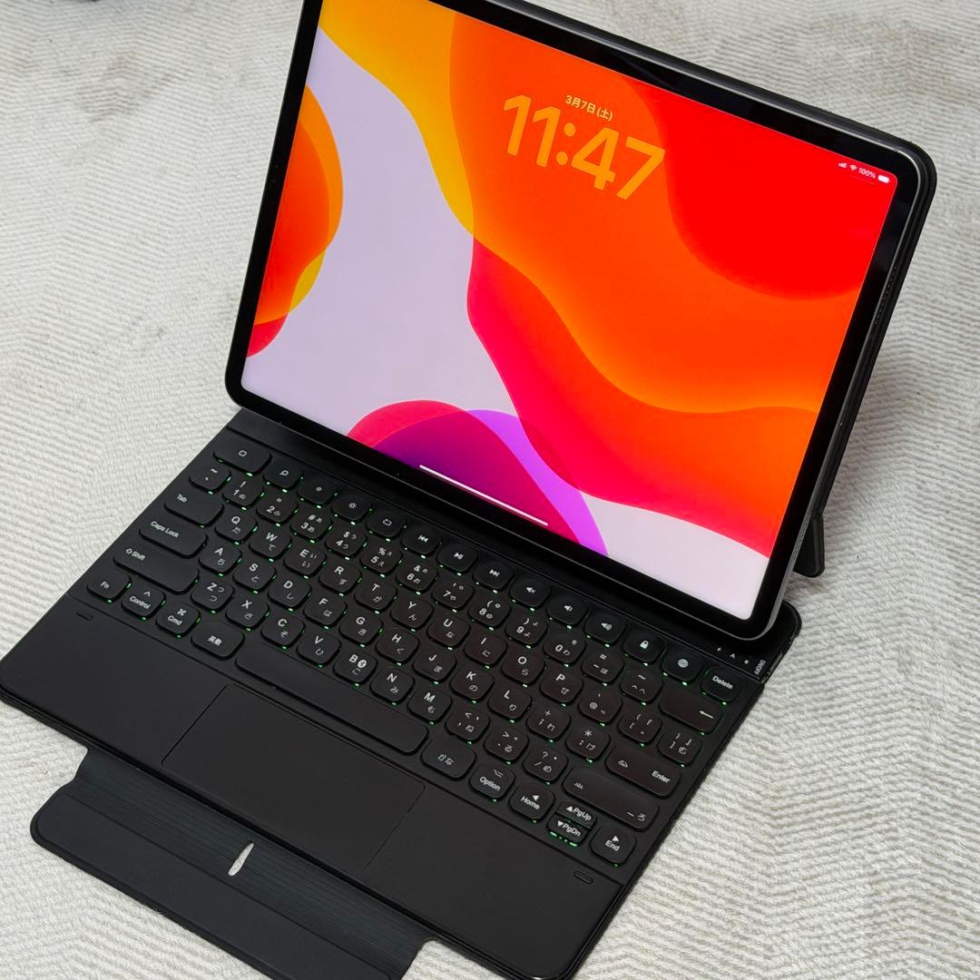 iPad Pro 12.9(第6世代)128GB シルバー + キーボードケース