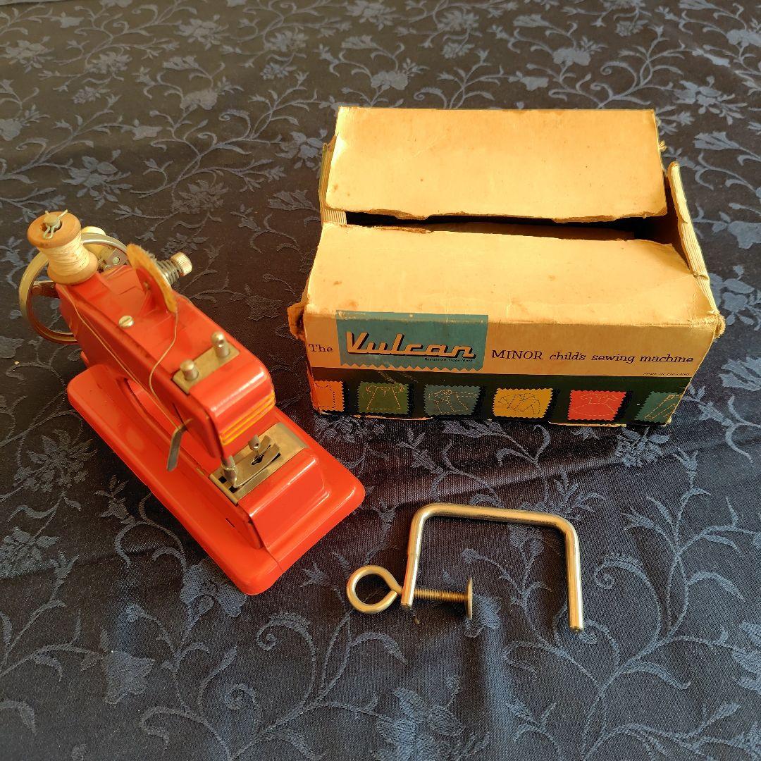 イギリスアンティーク　Vulcan Mini 赤色トイミシン