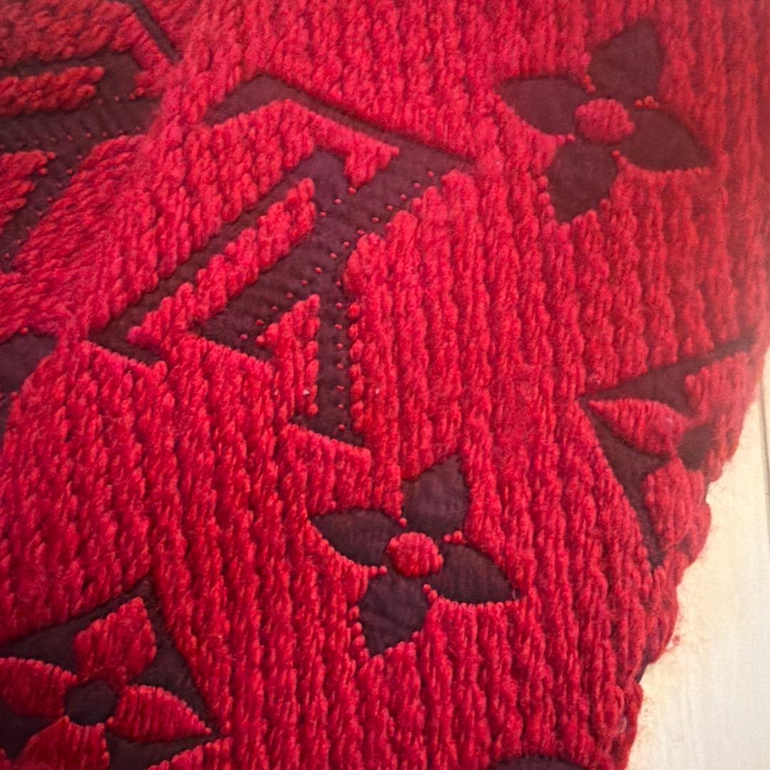 【格安】LOUIS VUITTON 赤 マフラー ☆