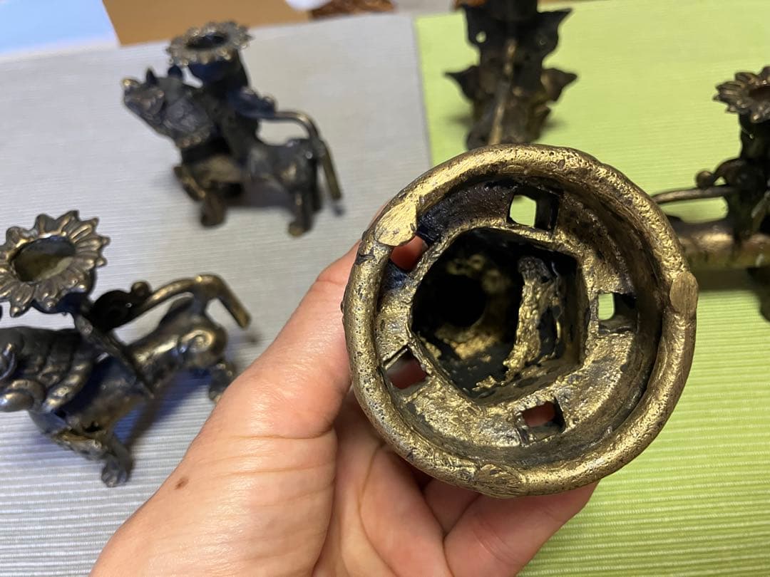 獅子金属製燭台