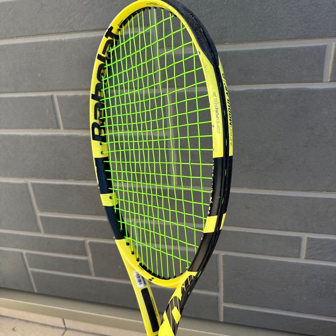 売り切り価格　Babolat Pure AERO