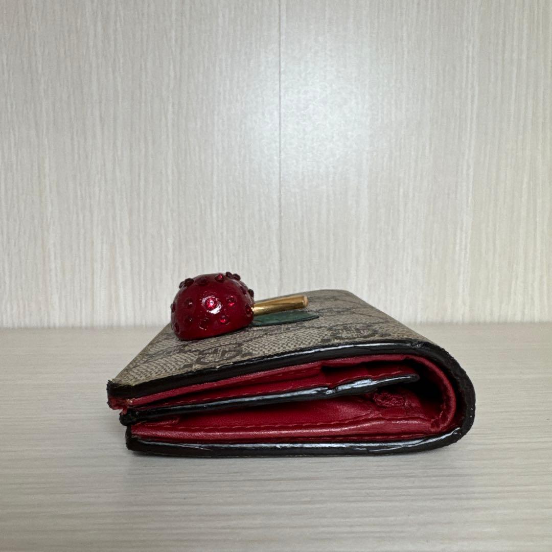 グッチ 二つ折り財布 チェリーさくらんぼ PVC GG スプリーム