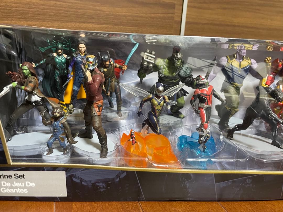 マーベル　メガフィギュアセット　10周年記念