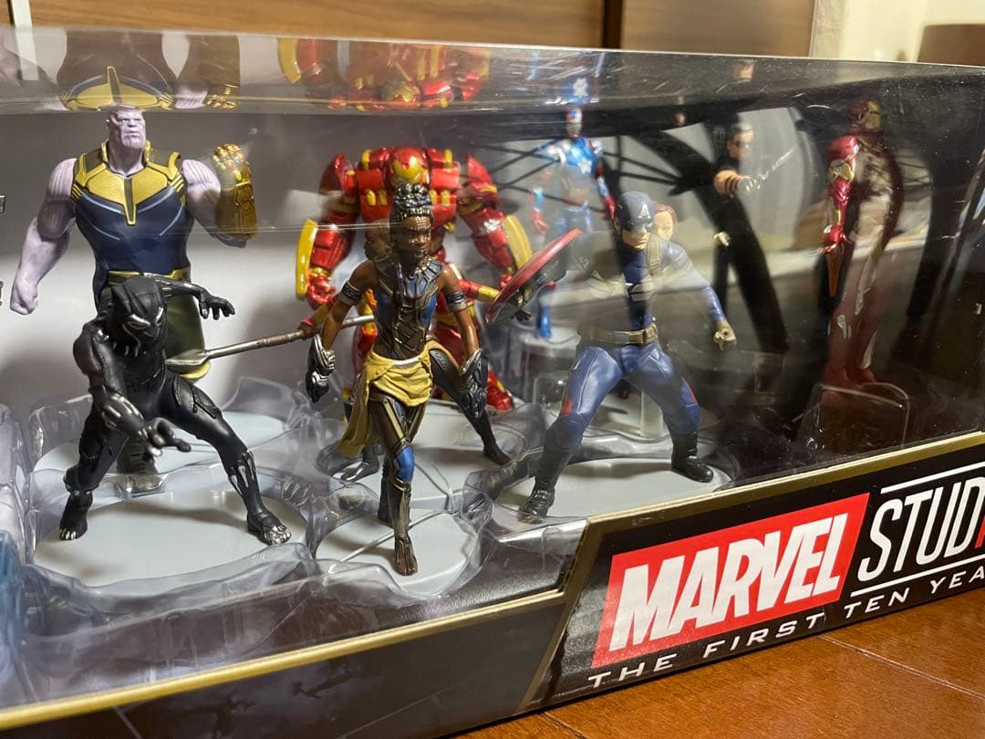 マーベル　メガフィギュアセット　10周年記念