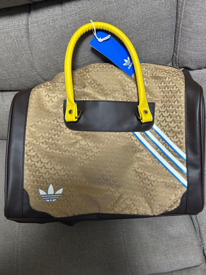 adidas ボストンバッグ ストライプデザイン