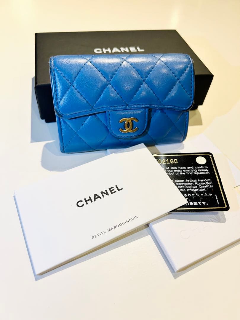 CHANEL マトラッセ フラップ カードケース ミニウォレット ブルー