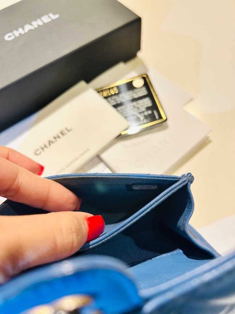 CHANEL マトラッセ フラップ カードケース ミニウォレット ブルー