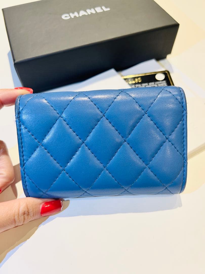 CHANEL マトラッセ フラップ カードケース ミニウォレット ブルー