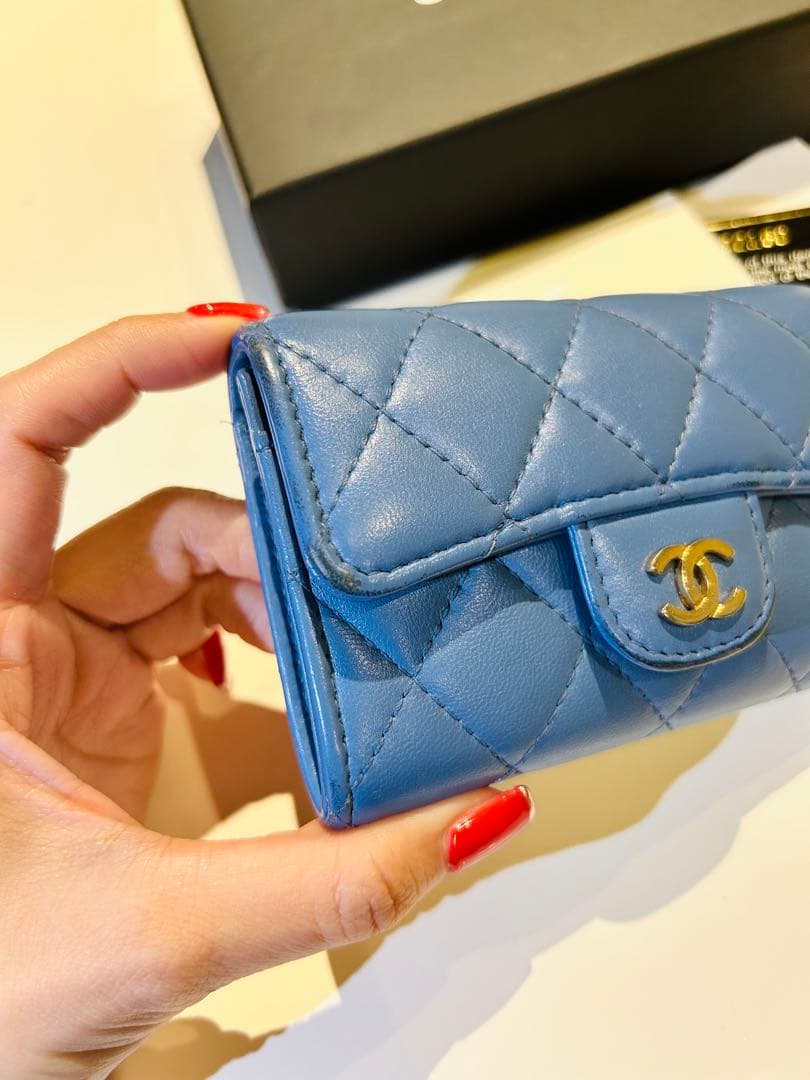 CHANEL マトラッセ フラップ カードケース ミニウォレット ブルー