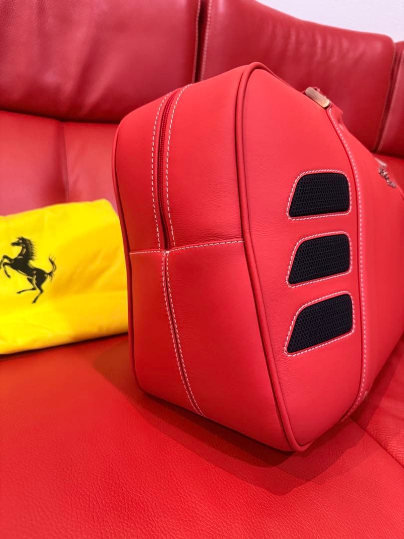 Ferrari 458 Spider 購入者限定ボストンバッグレッド