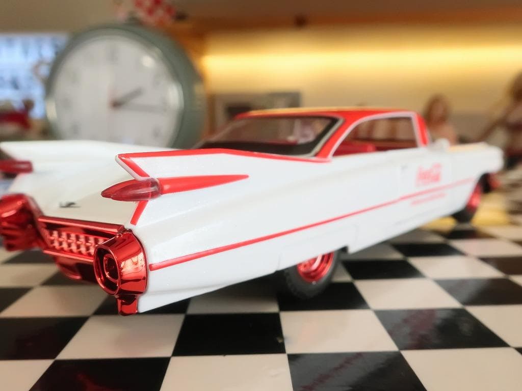 コカコーラ 1959 キャデラック エルドラド ヘッドライト点灯