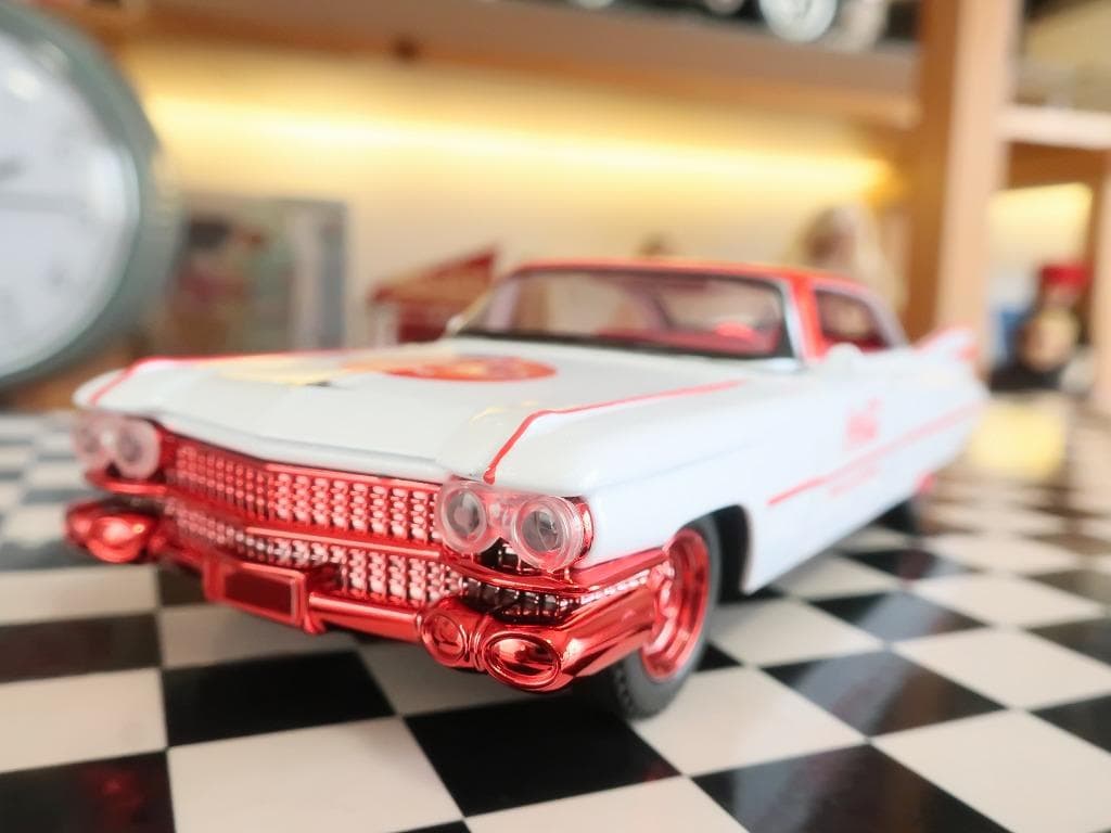 コカコーラ 1959 キャデラック エルドラド ヘッドライト点灯