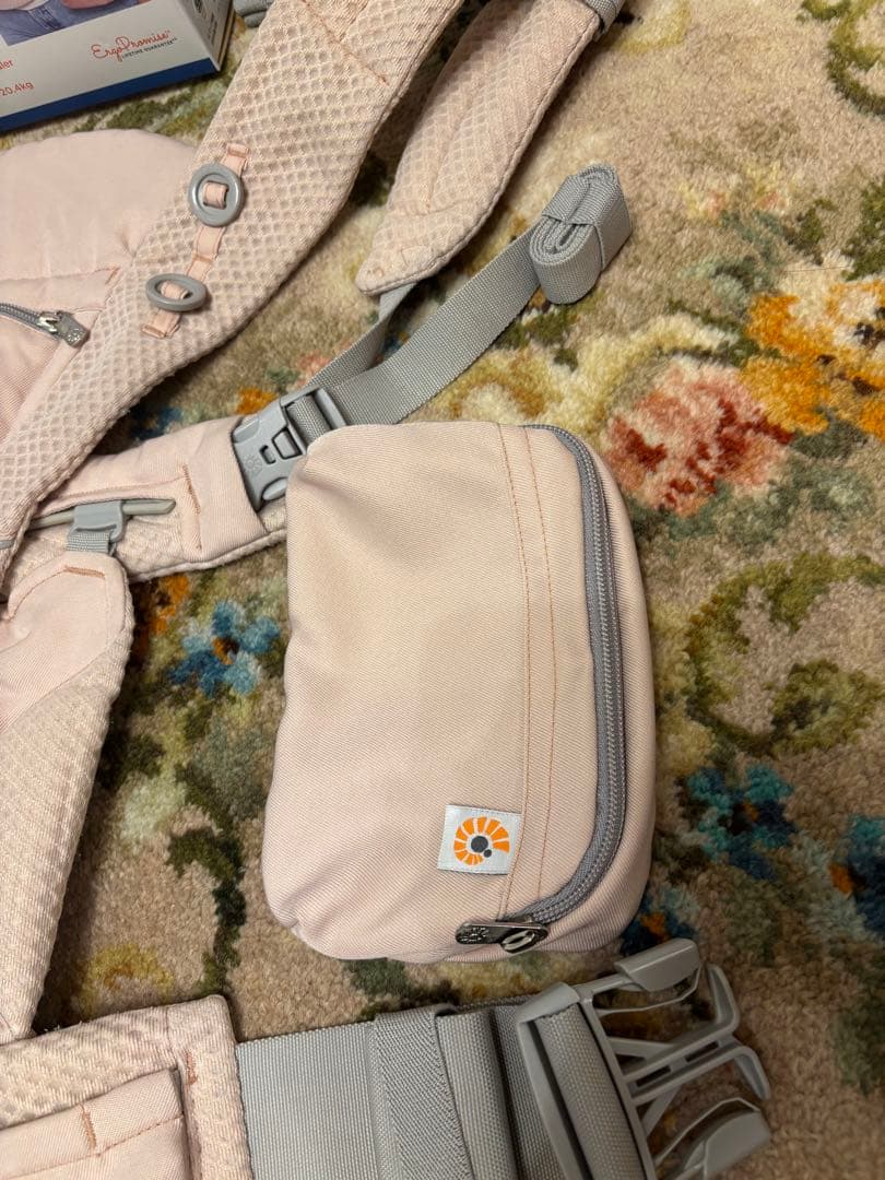 ergobaby OMNI breeze ピンククオーツ
