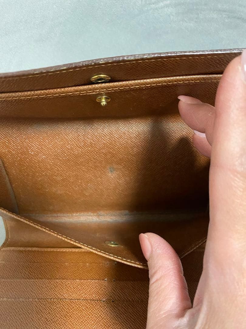 Louis Vuitton ポルトトレゾール インターナショナル