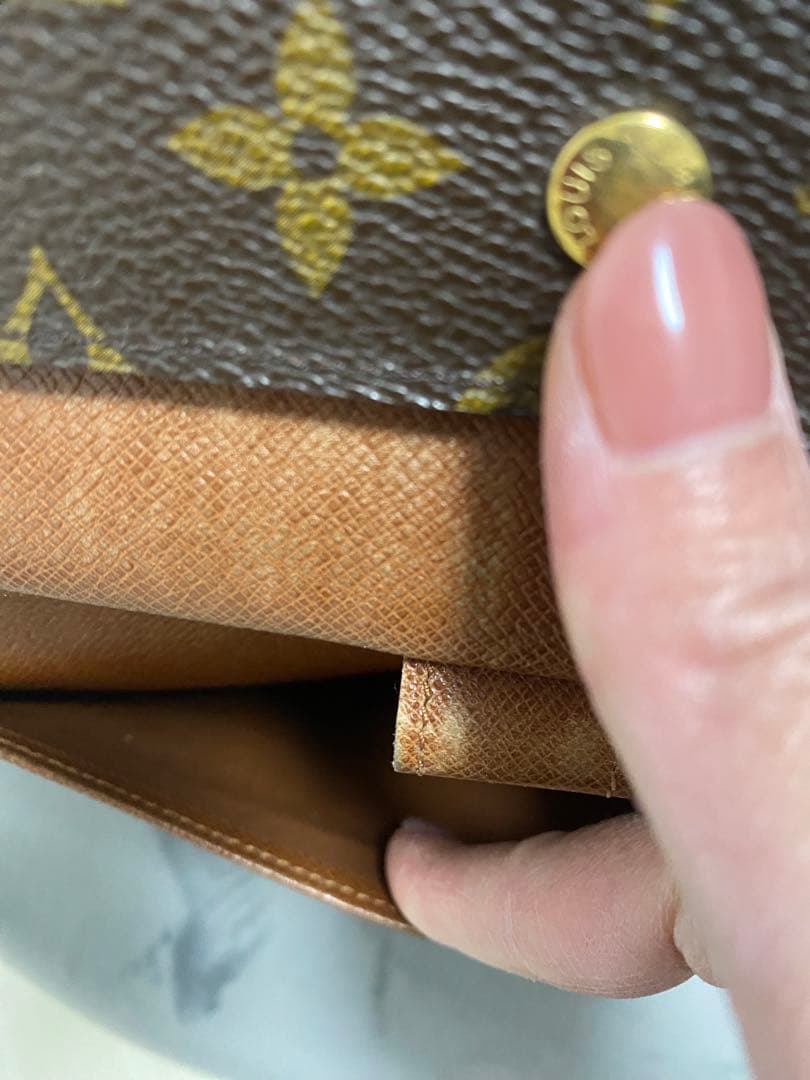 Louis Vuitton ポルトトレゾール インターナショナル