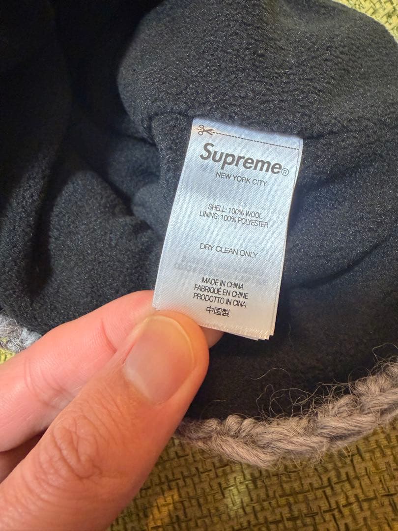 ミ*ー様 Supreme 花柄 ニット帽 グレー