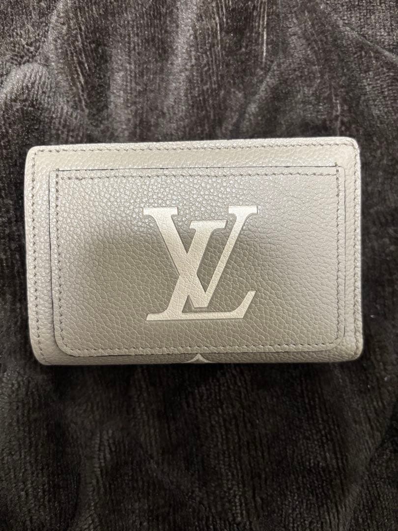 Louis Vuitton グレー 二つ折り財布