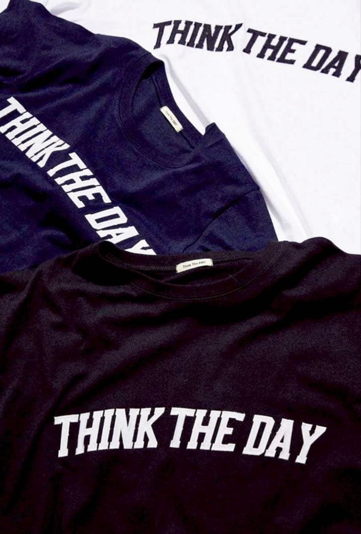 Think The DAY パッチロゴTシャツ ネイビー