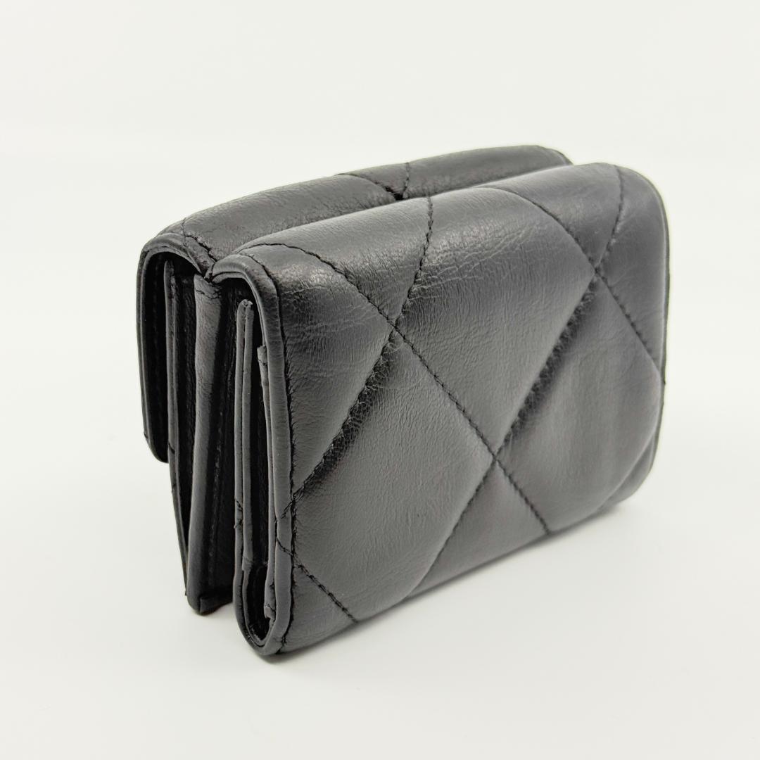 美品 CHANEL シャネル 19 ディズヌフ 三つ折り財布