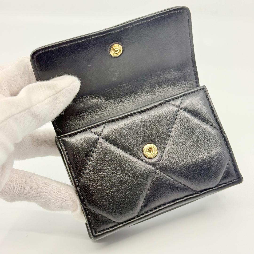 美品 CHANEL シャネル 19 ディズヌフ 三つ折り財布