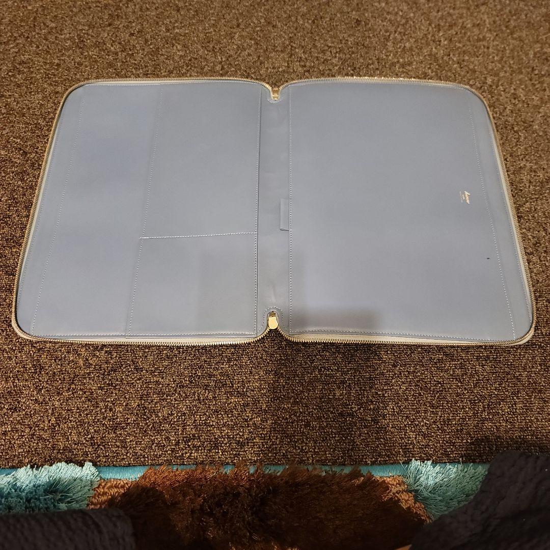 hinn クラッチバッグ　セカンドバッグ　タブレットケース
