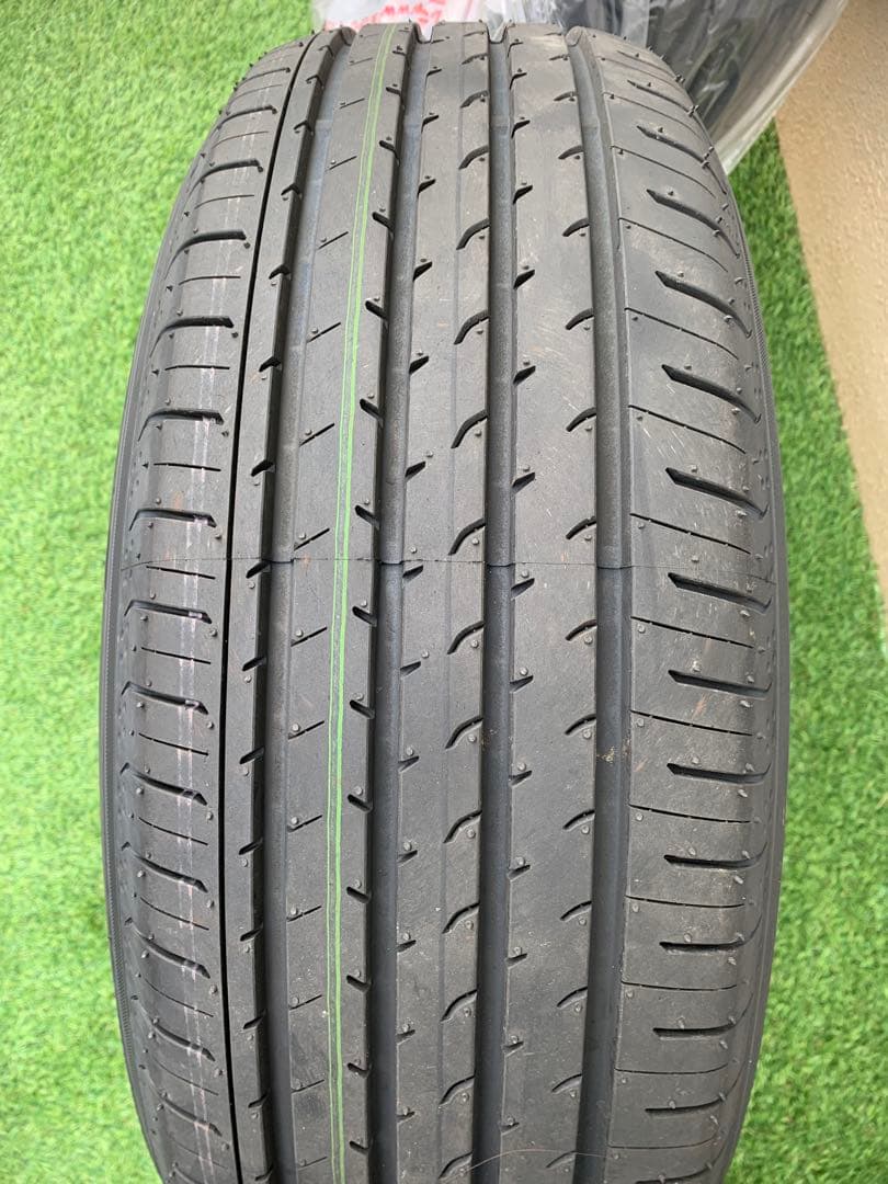 アルファード40系YOKOHAMA 225/60R18 ノーマルタイヤ 新車外し