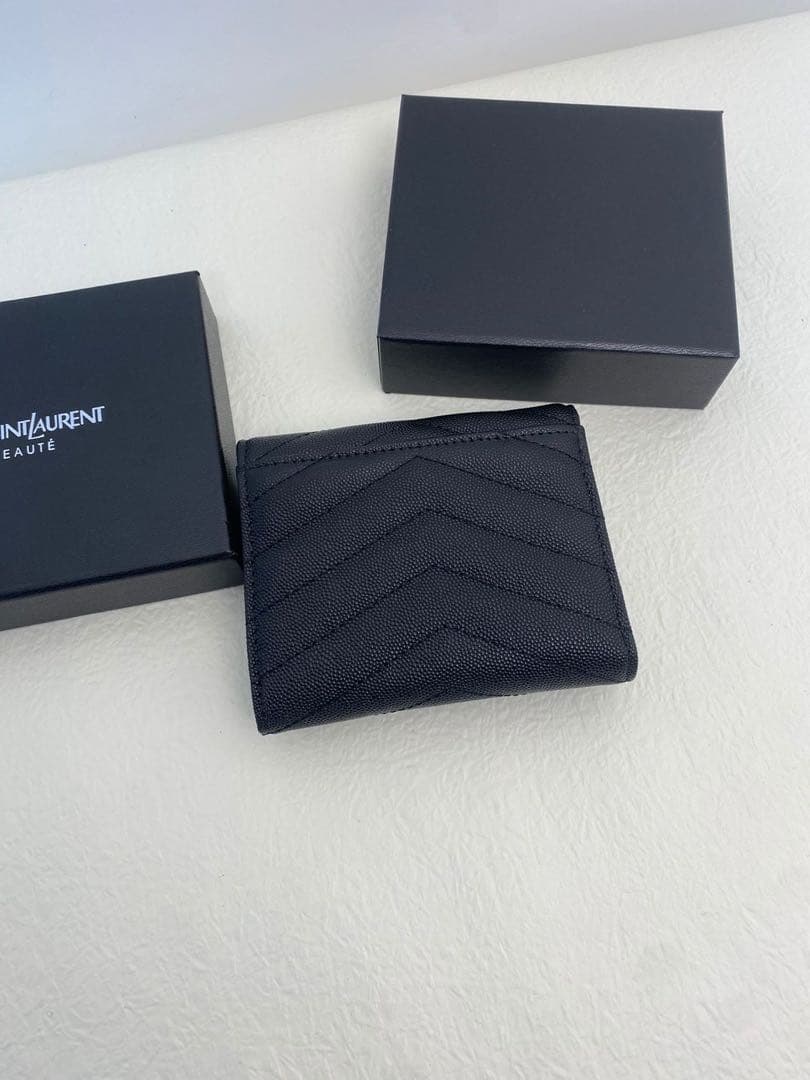 YSL ブラックレザー 二つ折り財布