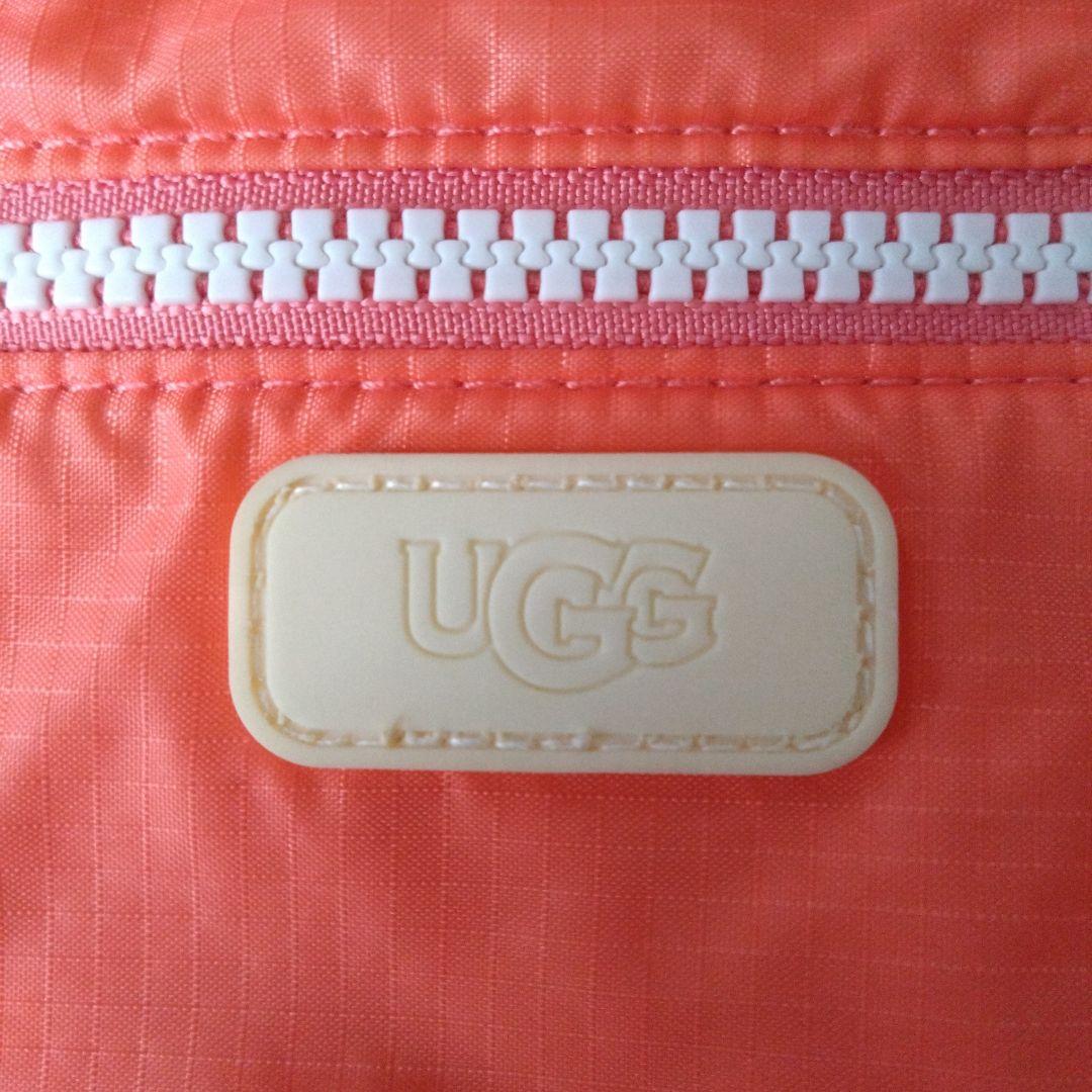 UGG 斜め掛け　ショルダーバッグ