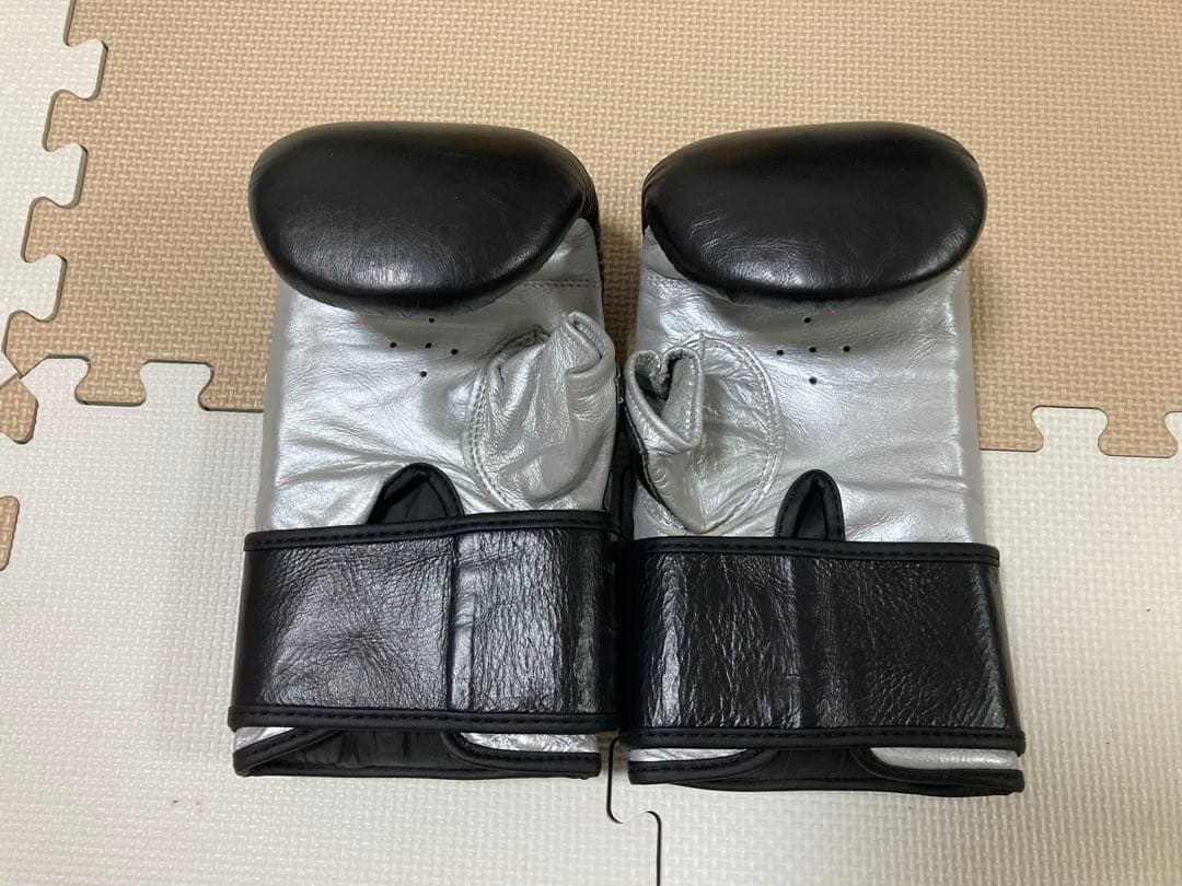 ボディメーカー　パンチンググローブ　キックミットセット