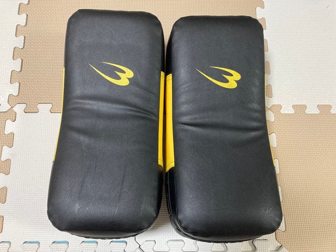ボディメーカー　パンチンググローブ　キックミットセット