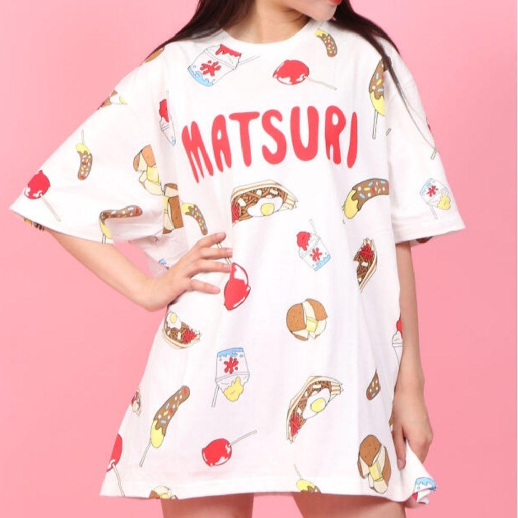 新品 お祭り punyus Tシャツ プニュズ 屋台 焼きそば 総柄 りんご飴