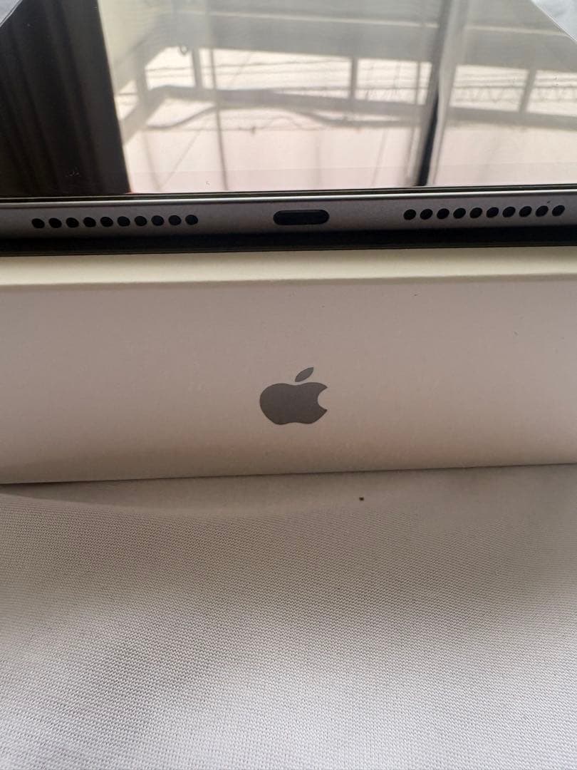 iPad mini 第7世代　256GB スペースグレー