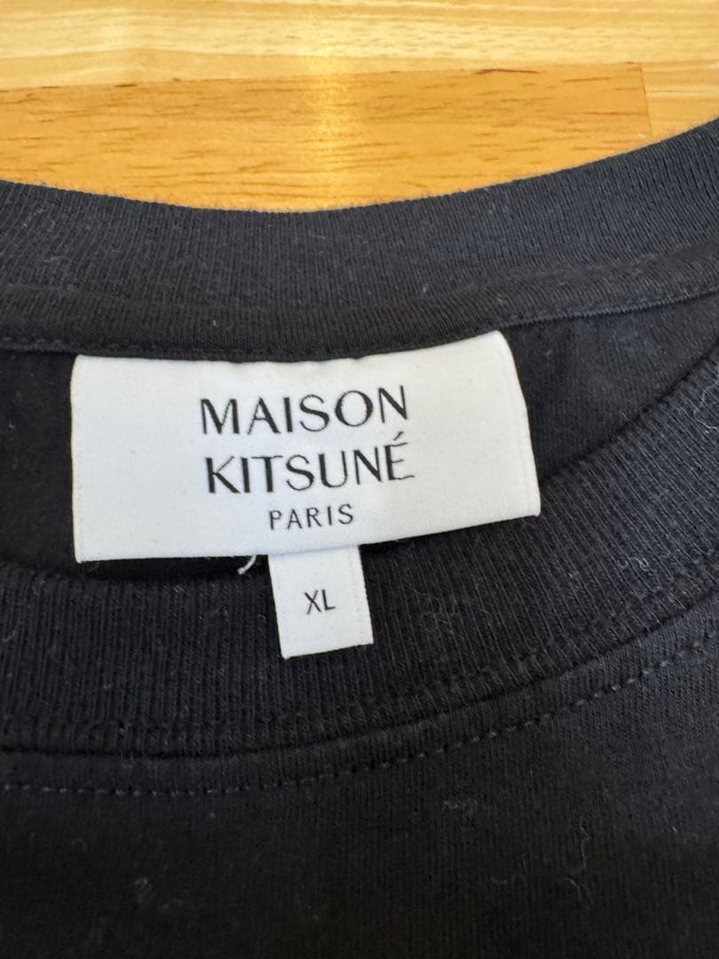 大人気MAISON KITSUNÉ ブラック Tシャツ XL