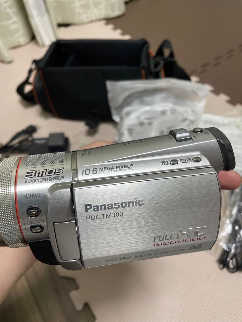 Panasonic パナソニック　HDC-TM300ビデオカメラ