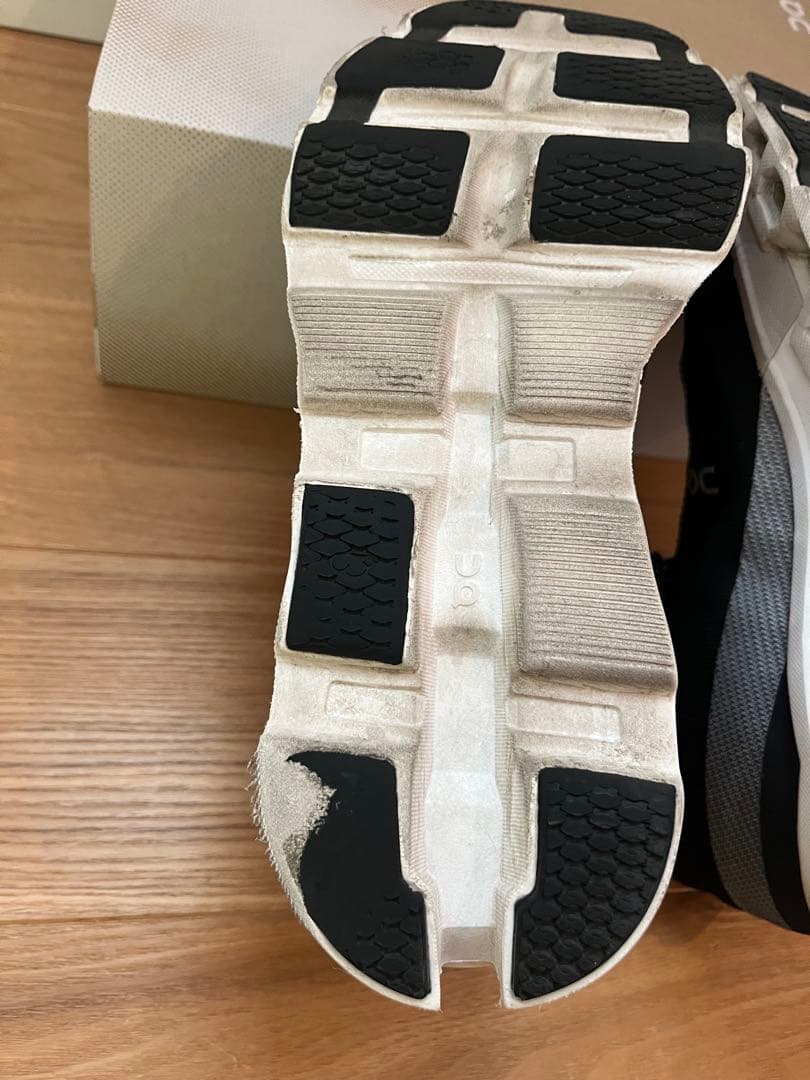 クラウドモンスター2 ON ランニング ブラック メンズ　25.5cm