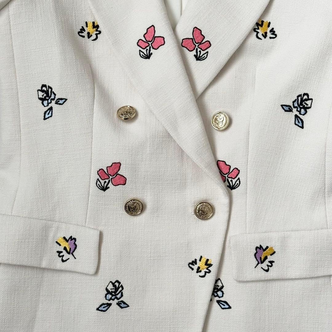 近年モデル❤️マックスマーラ　マレーラ　テーラードジャケット　金ボタン　刺繍　M